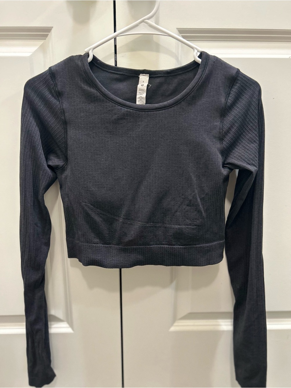 lululemon athletica Long-Sleeve Cropped Crew in Charcoal